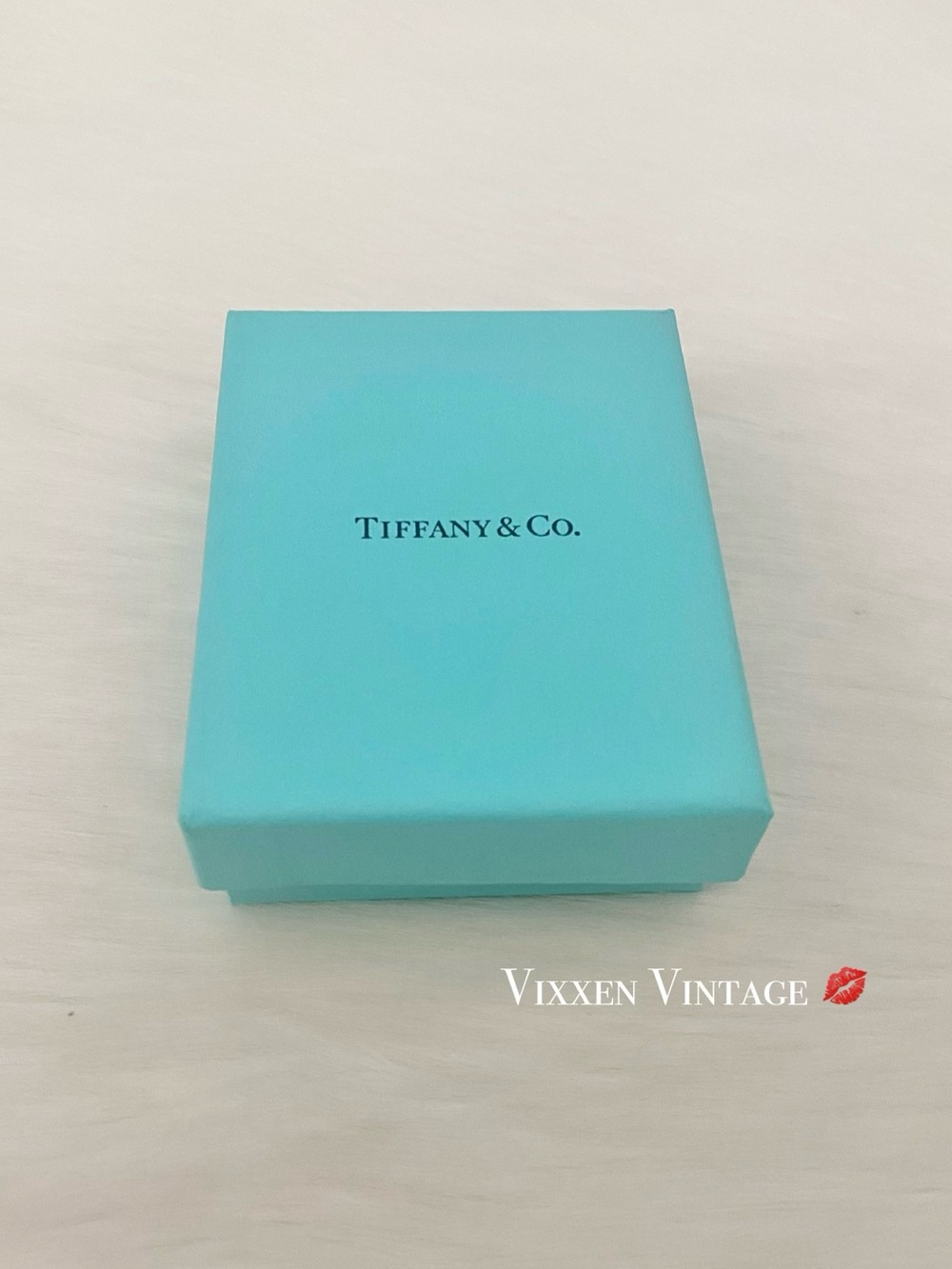 TIFFANY & CO. SMALL PAPER GIFT BOX IN TIFFANY BLUE